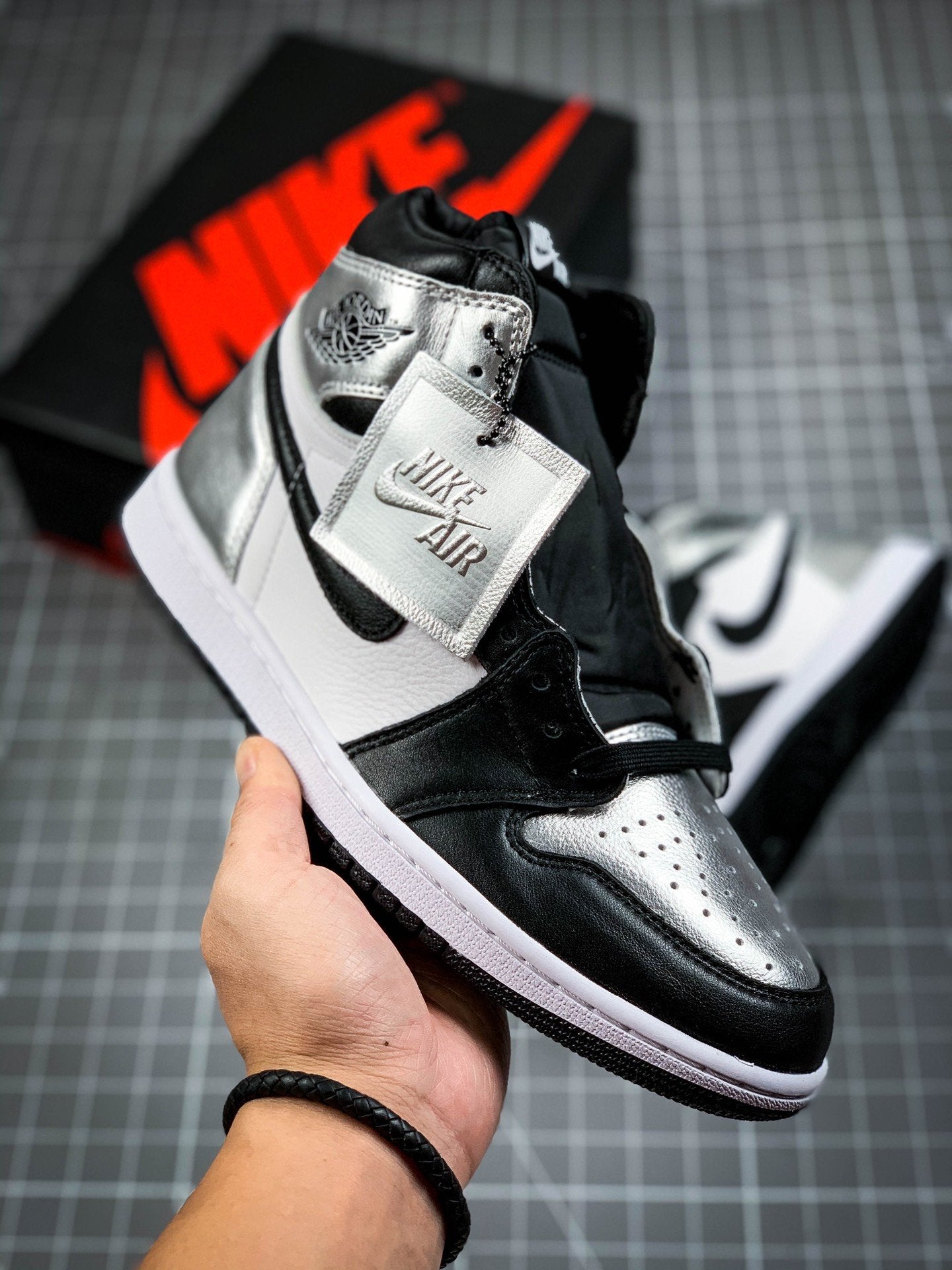 Selected Variant Image