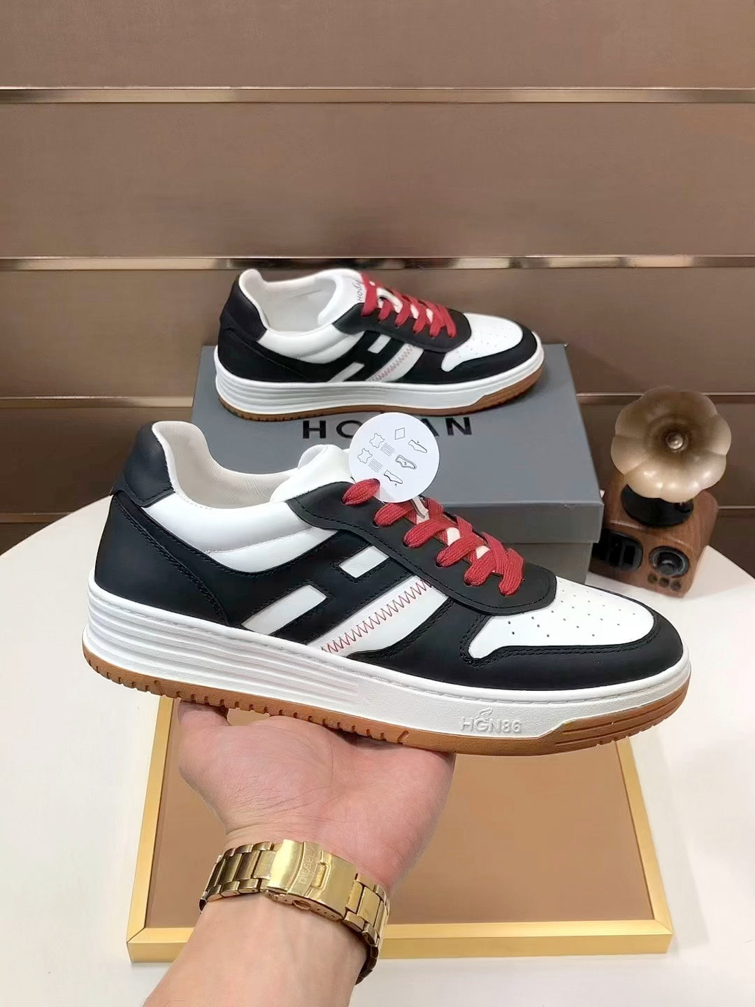 Selected Variant Image