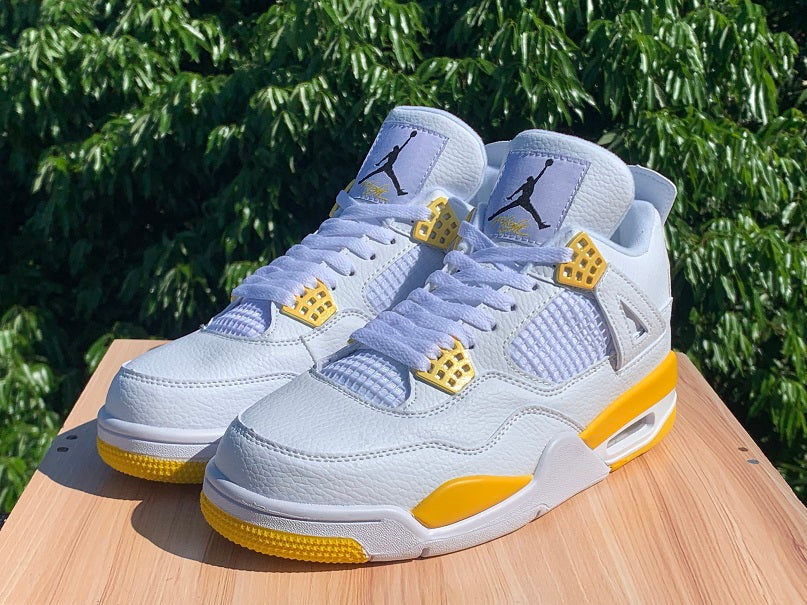 AIR JORDAN 4