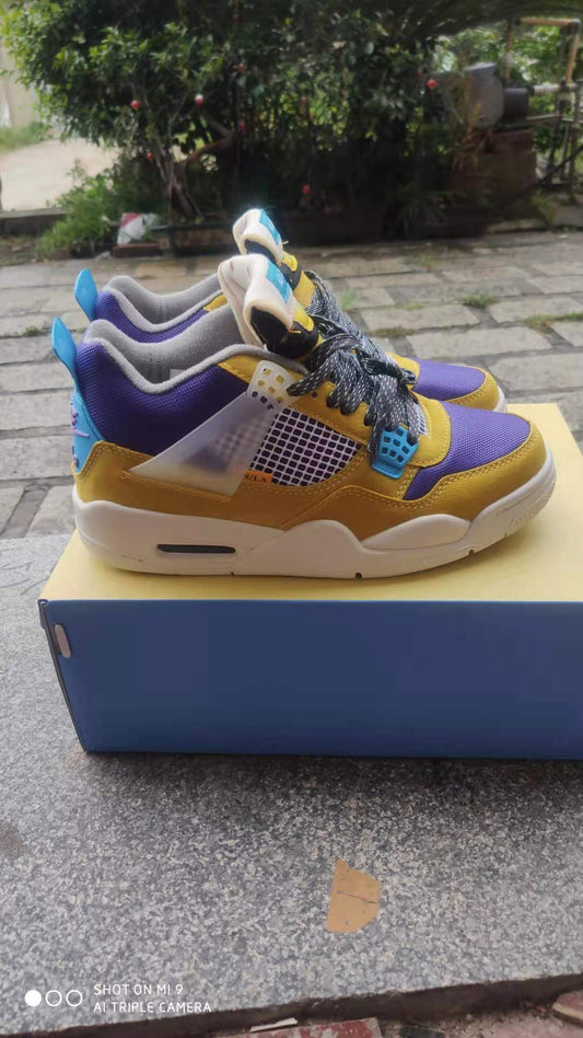 AIR JORDAN 4