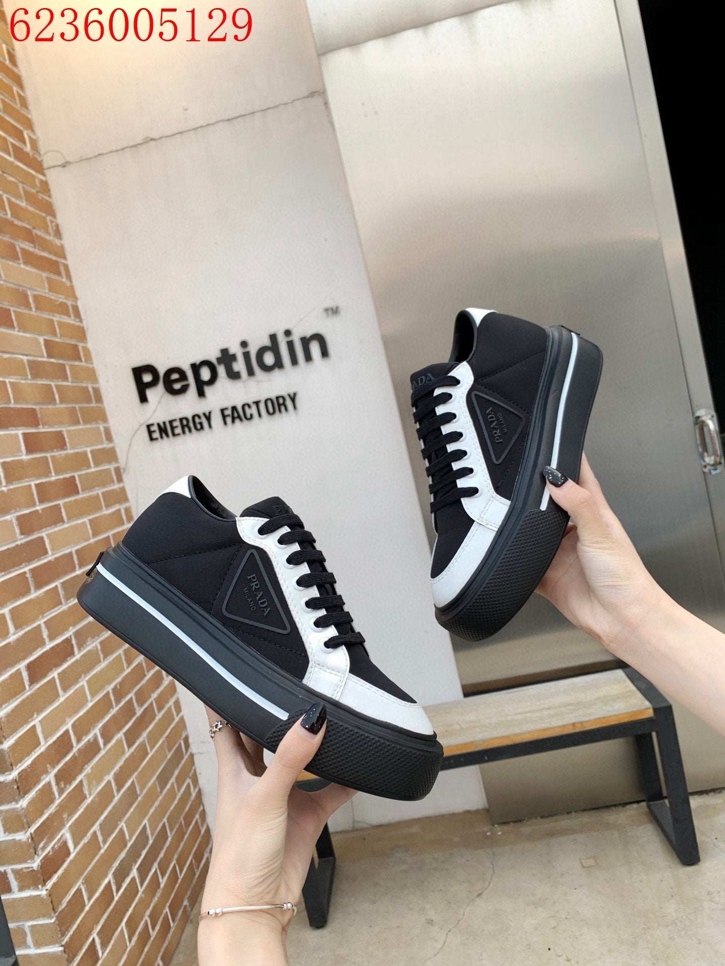 Selected Variant Image