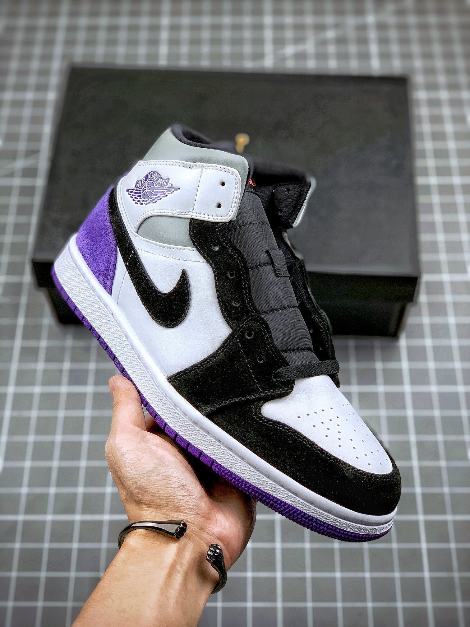 Selected Variant Image