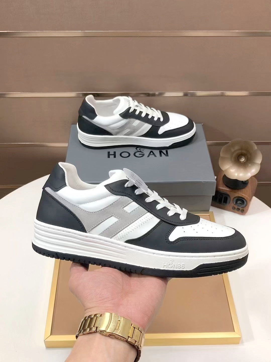 Selected Variant Image