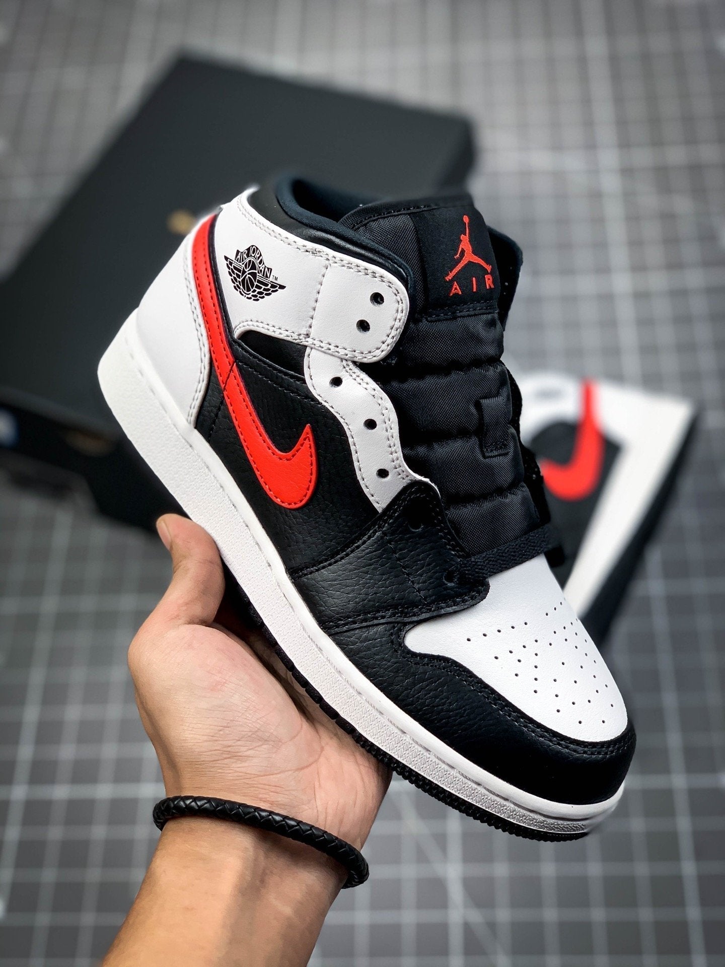 Selected Variant Image