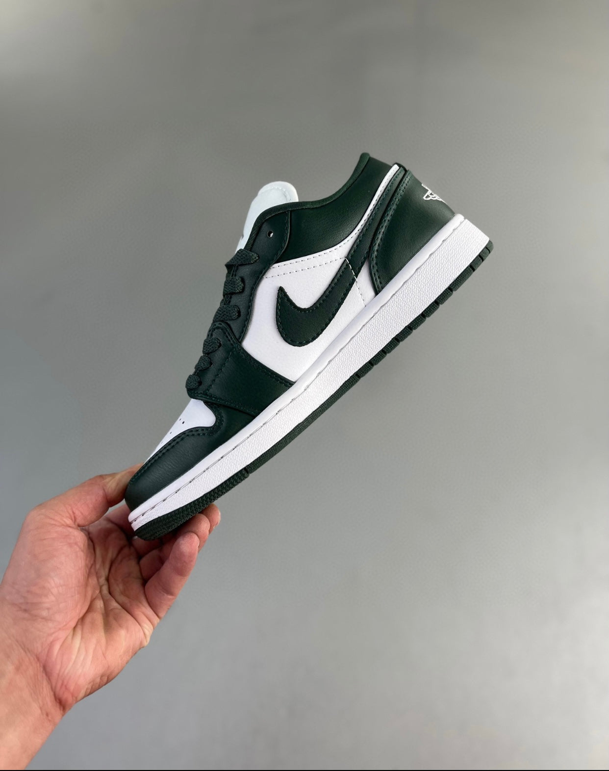 AIR “Jordan 1”