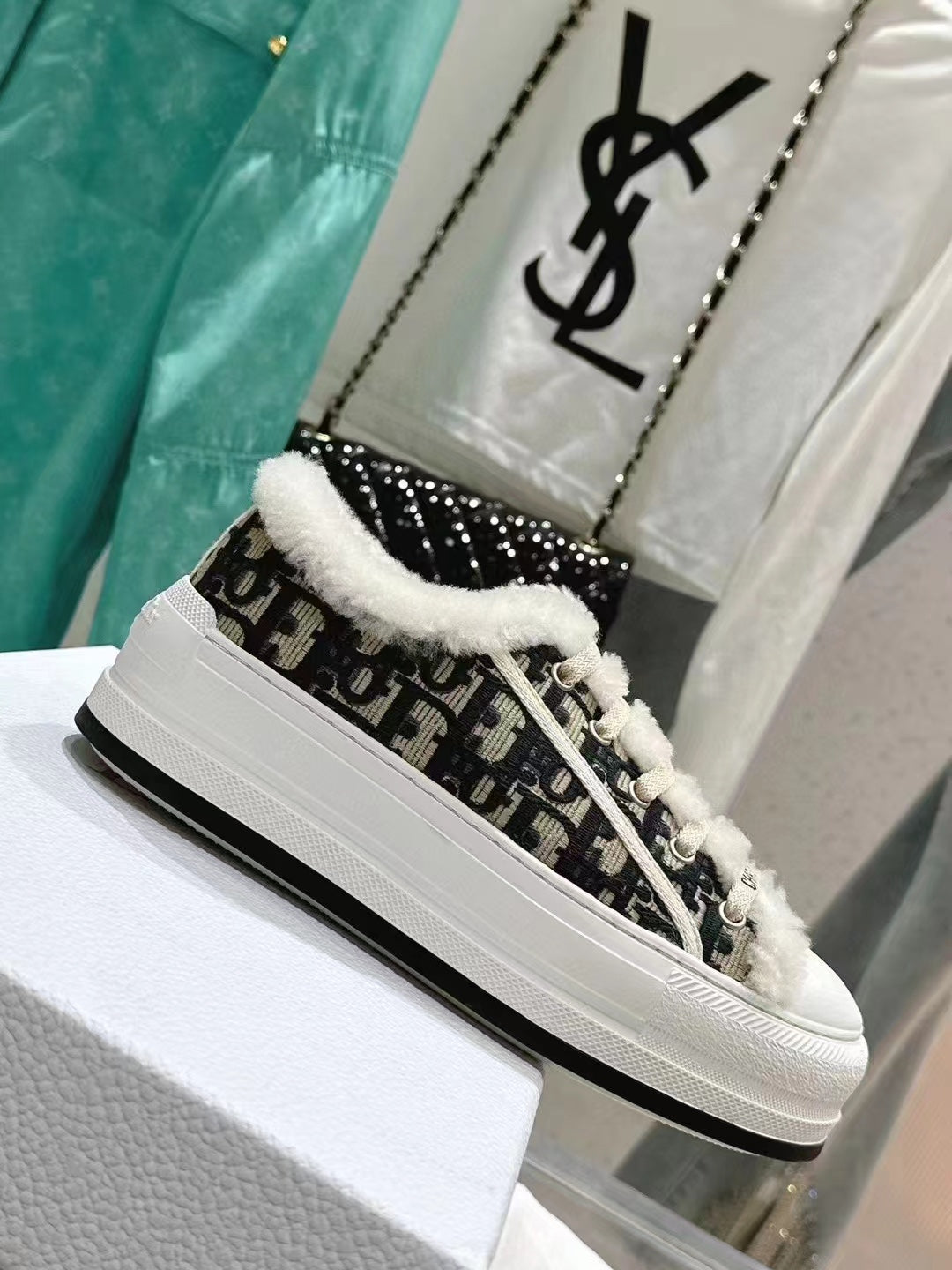 Selected Variant Image