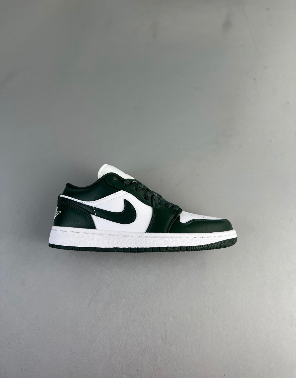 AIR “Jordan 1”