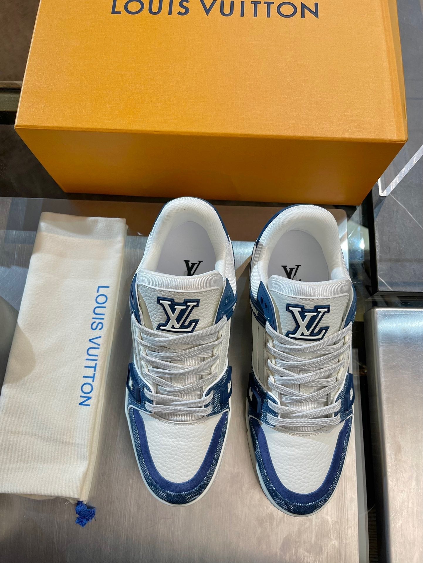 Selected Variant Image