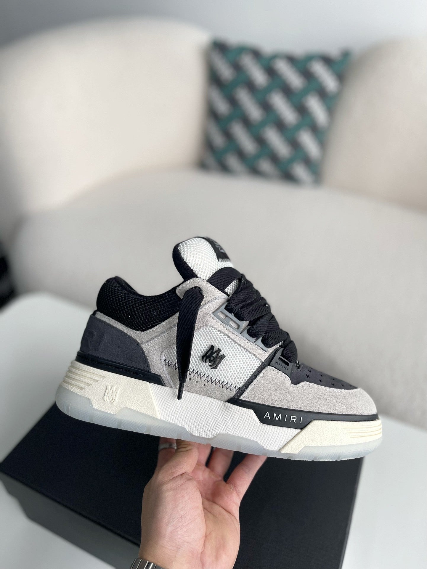 Selected Variant Image