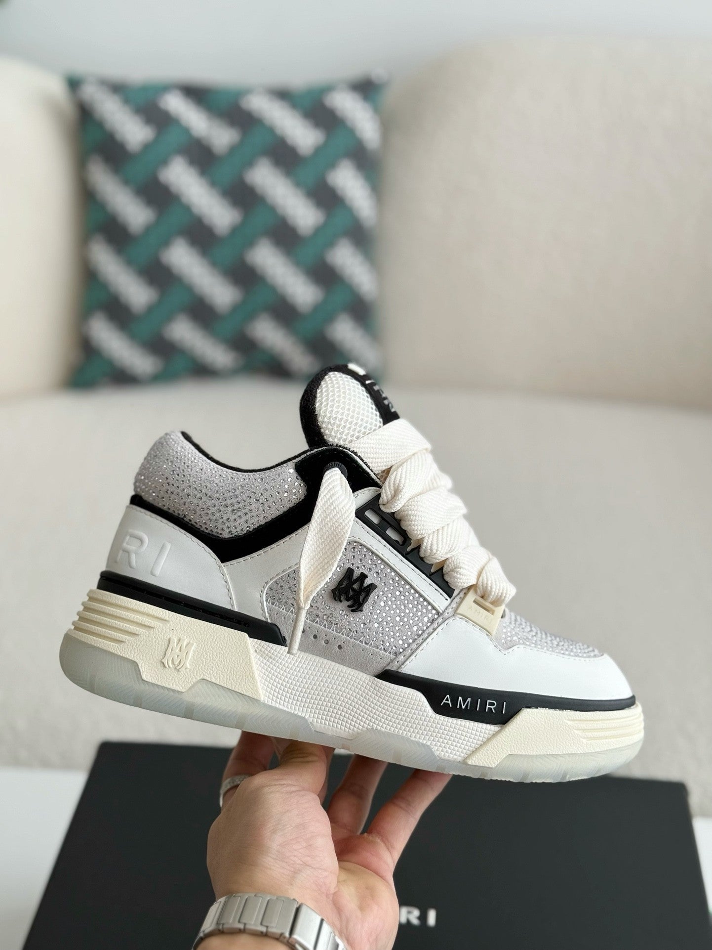 Selected Variant Image