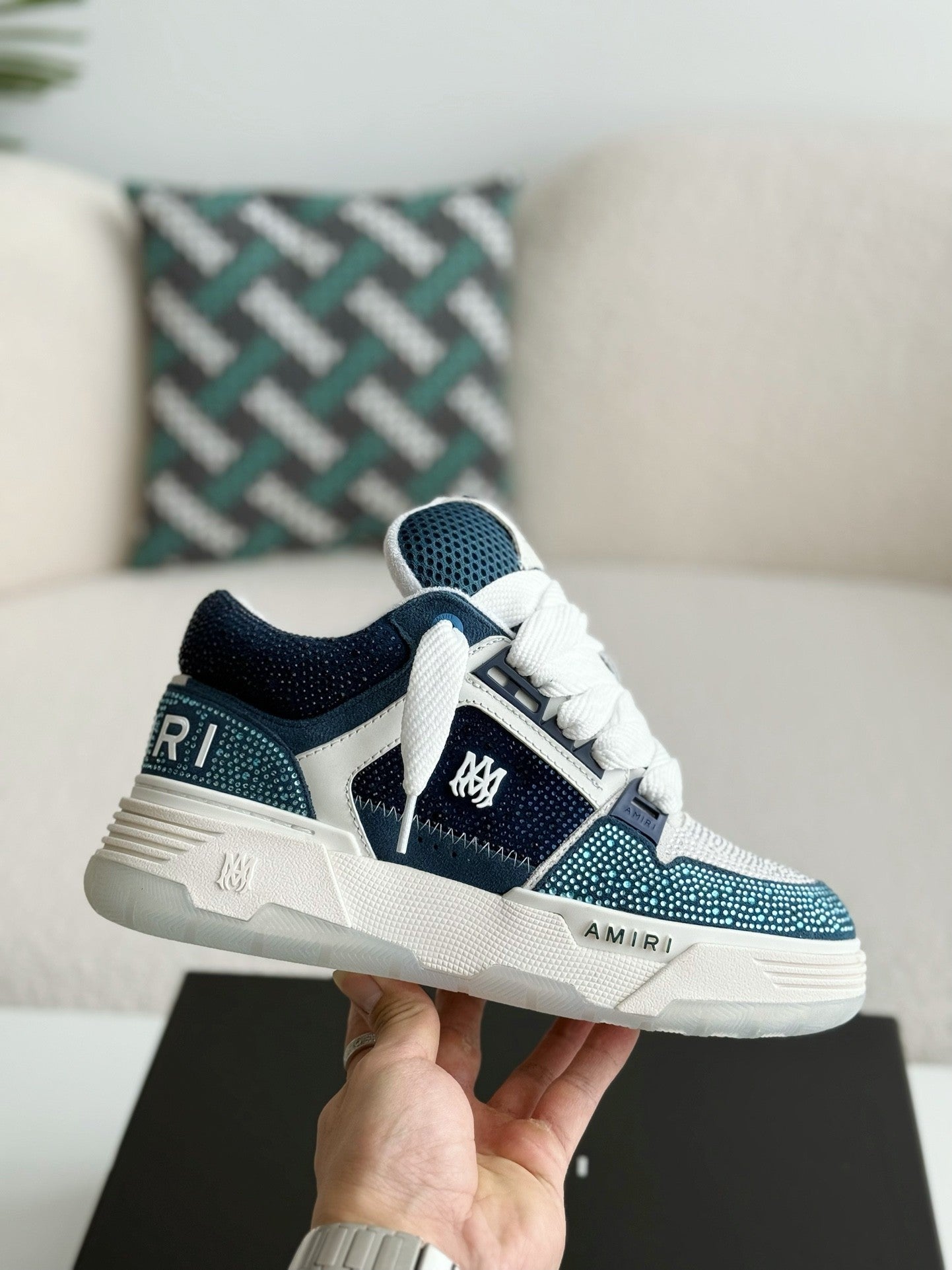 Selected Variant Image