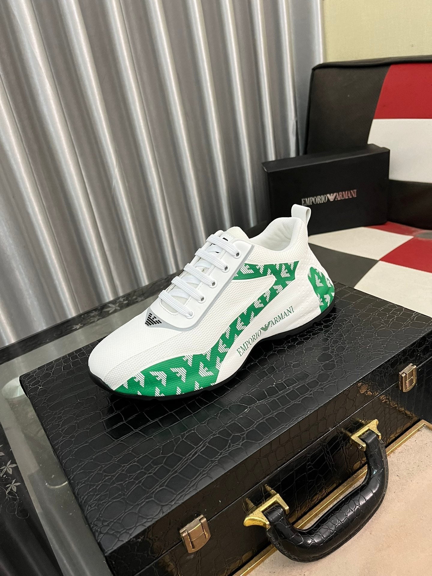 Selected Variant Image