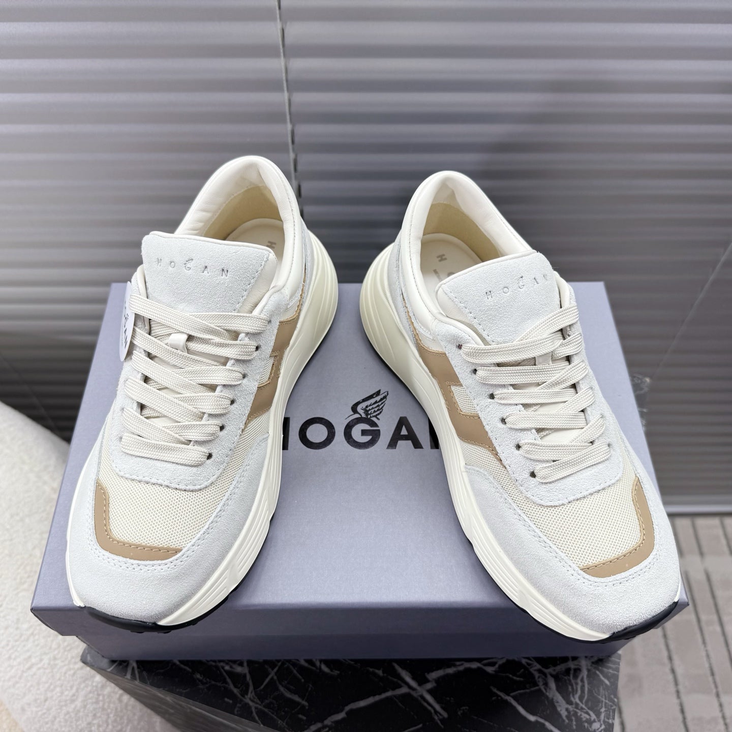 Selected Variant Image