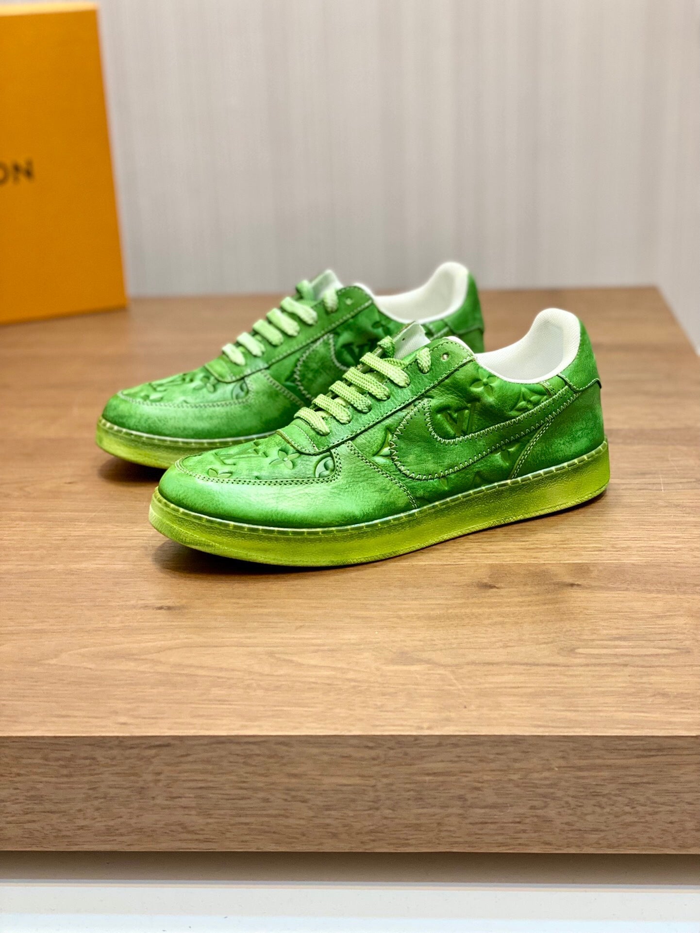 Selected Variant Image