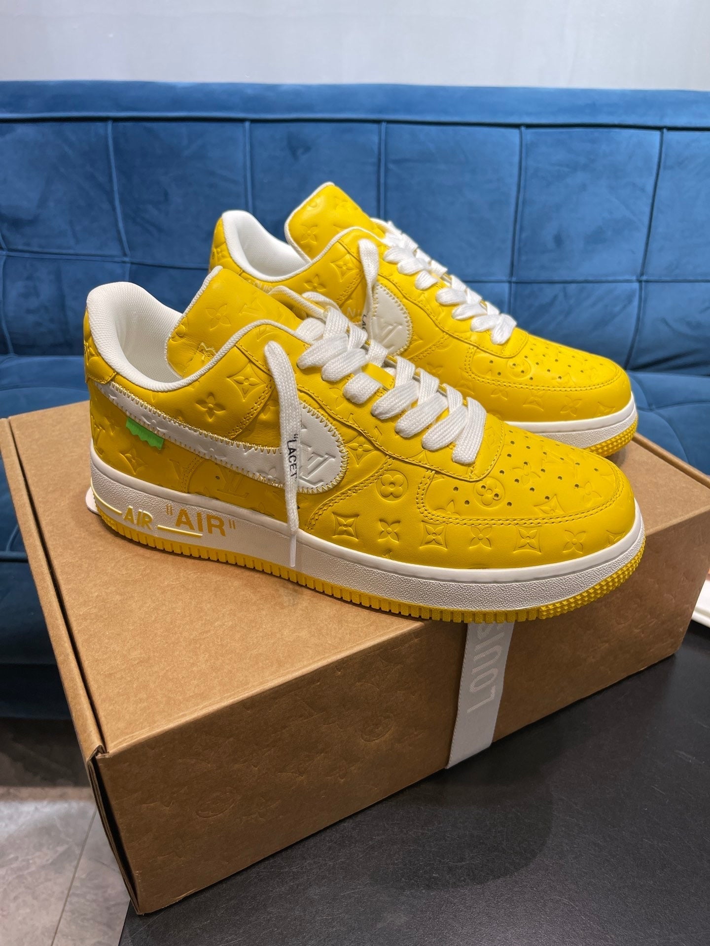 Selected Variant Image