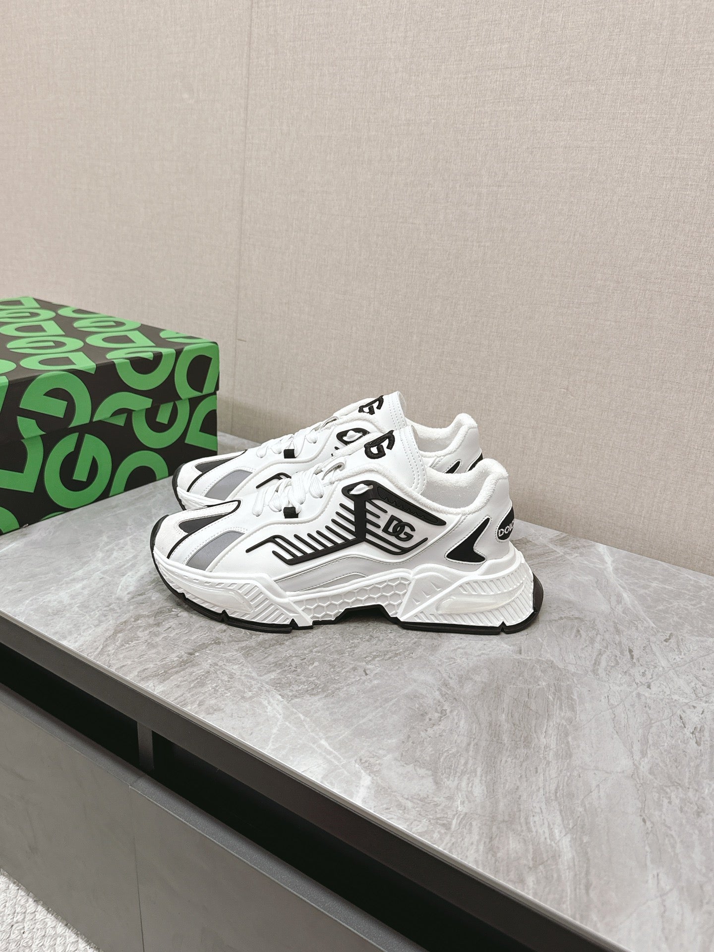 Selected Variant Image