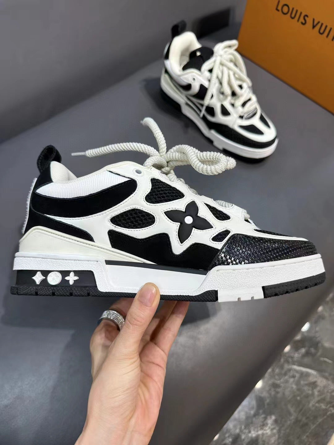 Selected Variant Image