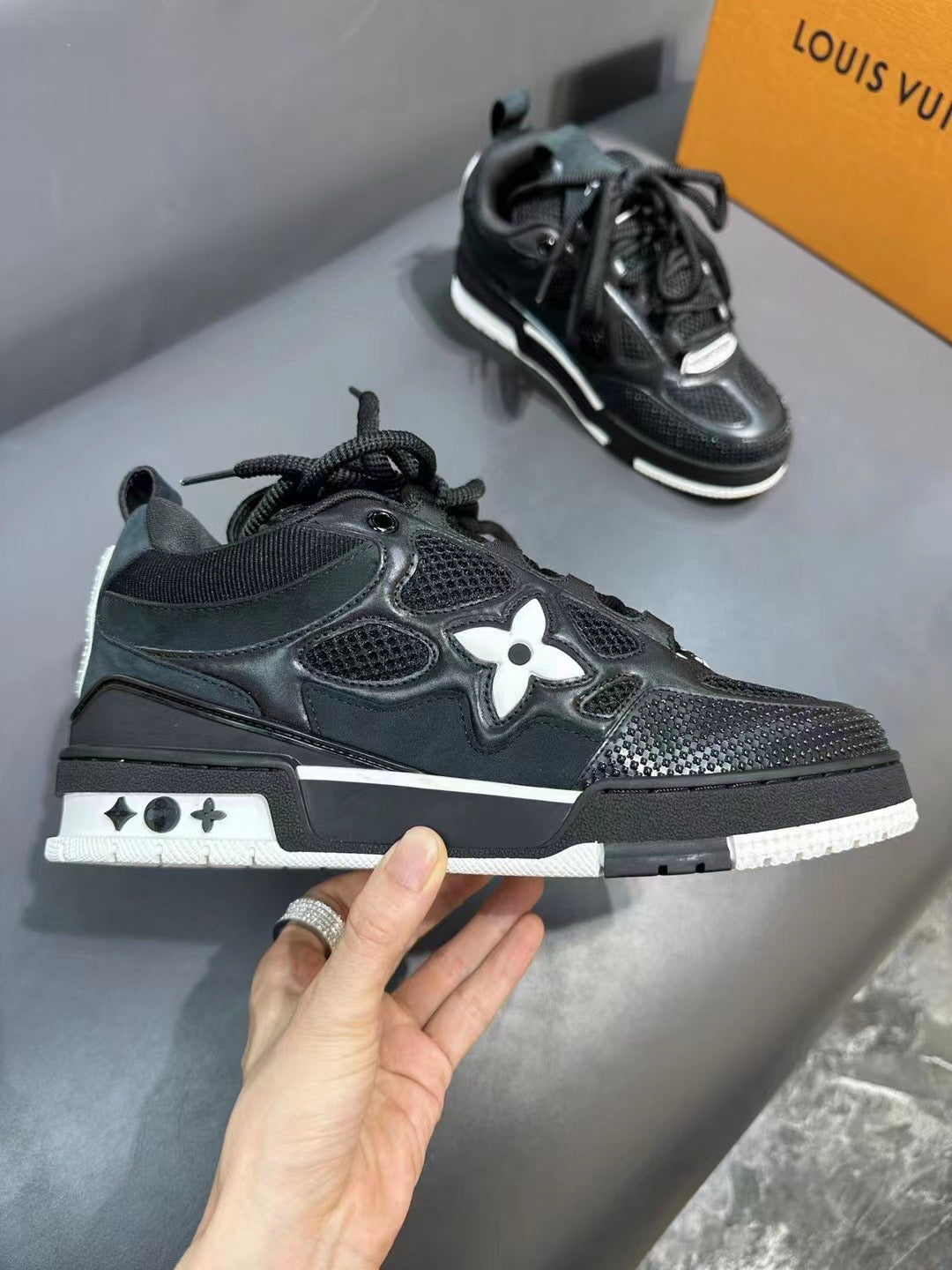 Selected Variant Image